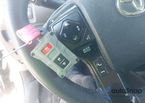 2021 Toyota 4Runner Sr5 Premium/Venture/Trd Off Road/Trd Off Road Premium/Trd Pro z USA, uszkodzony, nr VIN JTERU5JR1M5962995